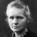 Marie Curie rosalesM.jpg
